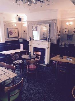 Salford Arms Hotel Kültér fotó